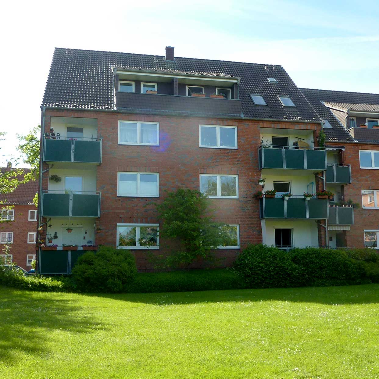 Hofansicht eines Wohnhauses der Baugenossenschaft Kiel Hassee